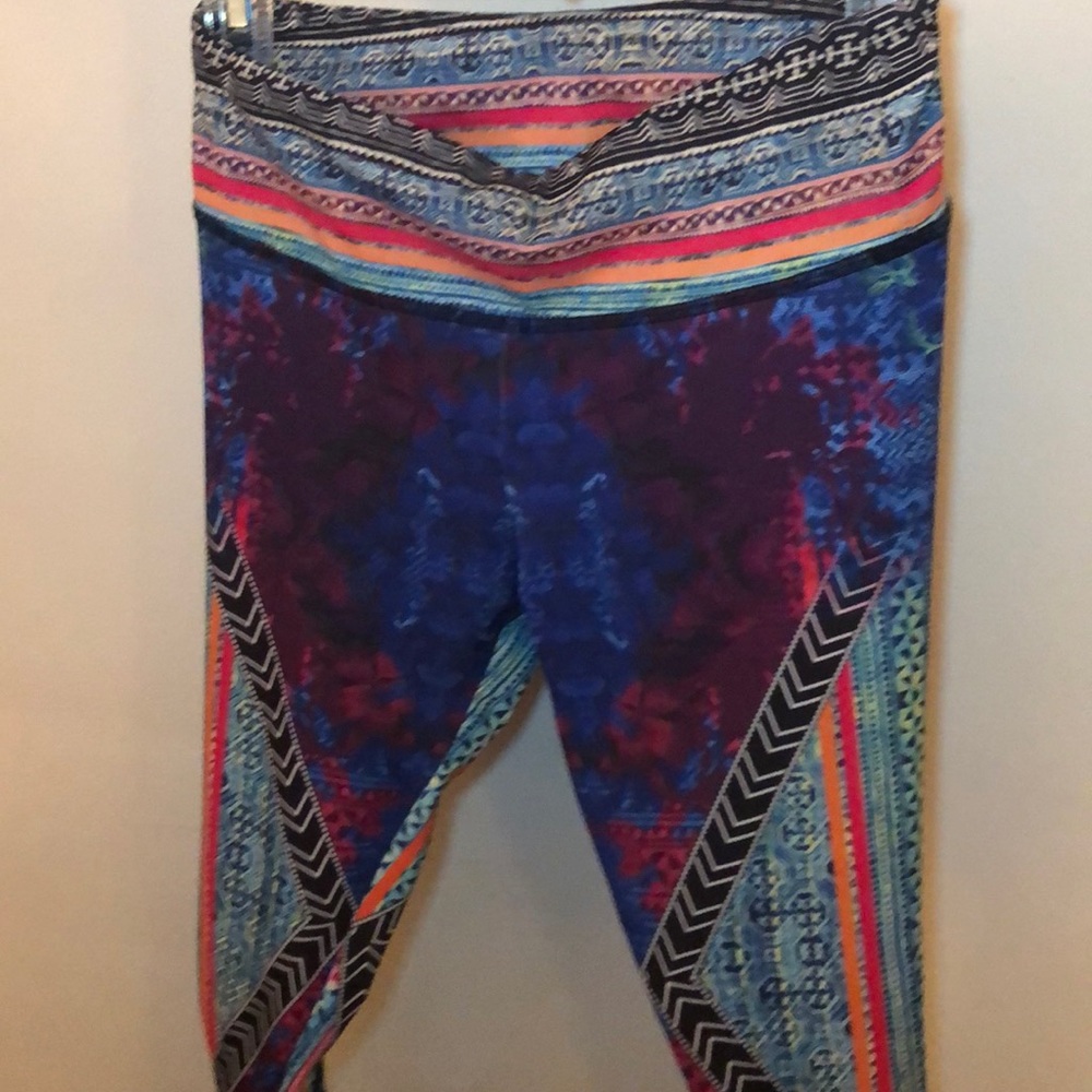 Onzie funky ankle length yoga leggings